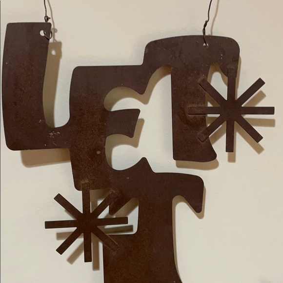 Rustic Metal *Let It Snow* Decor - Picture 4 of 7